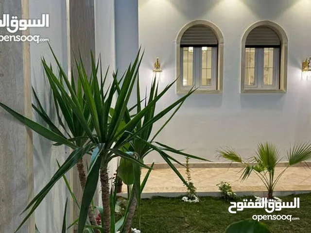 600 m2 More than 6 bedrooms Villa for Sale in Tripoli Al-Hashan