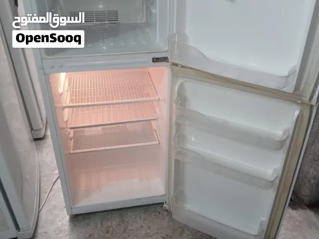 متوفر بيع ثلاجة ونسا 10 قدم استعمال خفيف معا التوصيل والكفاله