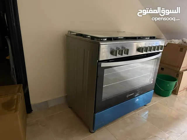 فرن جديد غير مستعمل