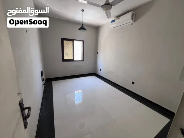 شقة غرفتين وصالة عائلية للإيجار السنوي الروضة 3 عجمان السعر الأرخص في السوق بلكونة إطلالة ممتازة