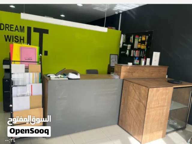 مكاتب ومعدات استوديو تصوير