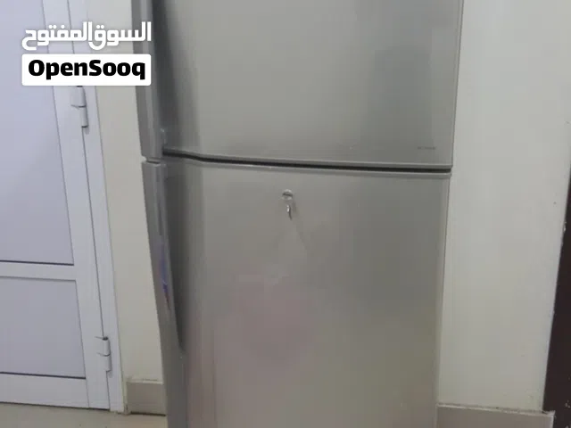 ثلاجه توشيبا ماليزي 12قدم للبيع اول استعمال كانت شراء جديد 35 دينار