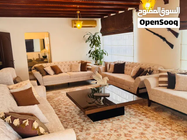 فرصة مميزة فيلا للبيع في العذيبه قريب من البحر