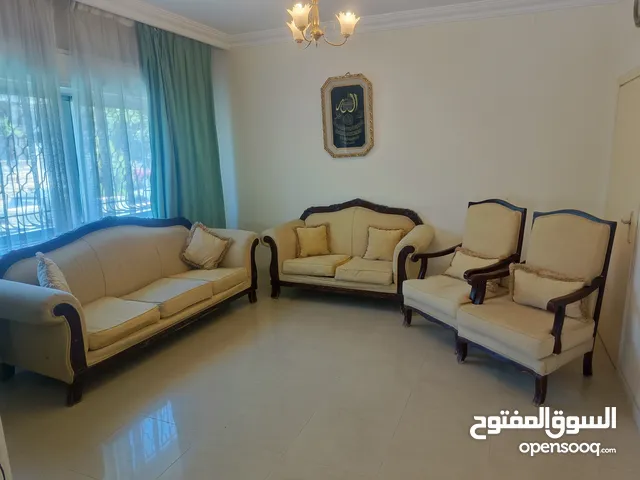 طقم كنب لون بيج مستعمل (مكون من سبع مقاعد)...