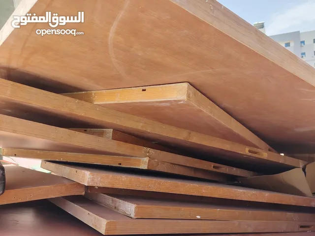 بيبان خشب نضيفه وعرطه
