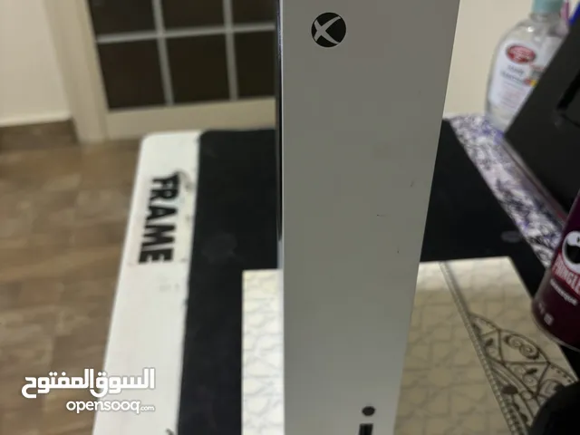 xbox series s with box and controller in good condition