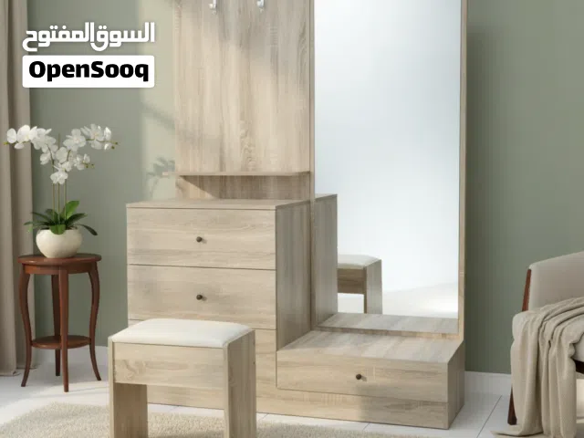 تسريحة غرف نوم مودرن مع مرآة وكرسي لون وينتر ميلون