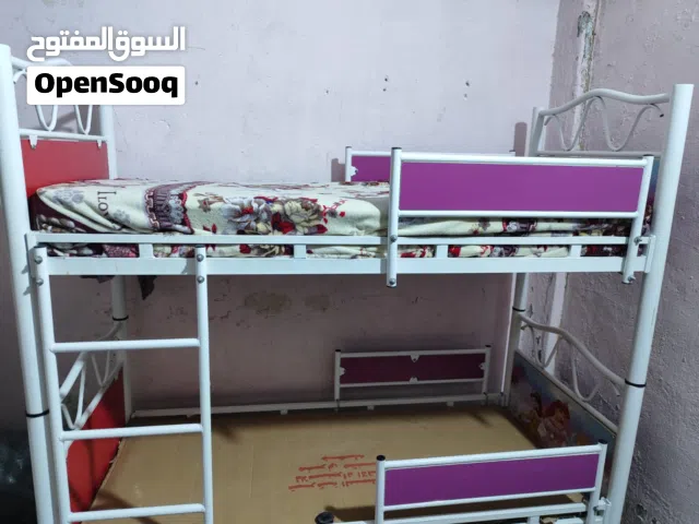 سرير طابقين نظيف واستعمال قليل كامله غراضه