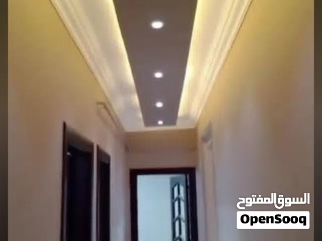 شقه للايجار ع الشارع الرئيسي