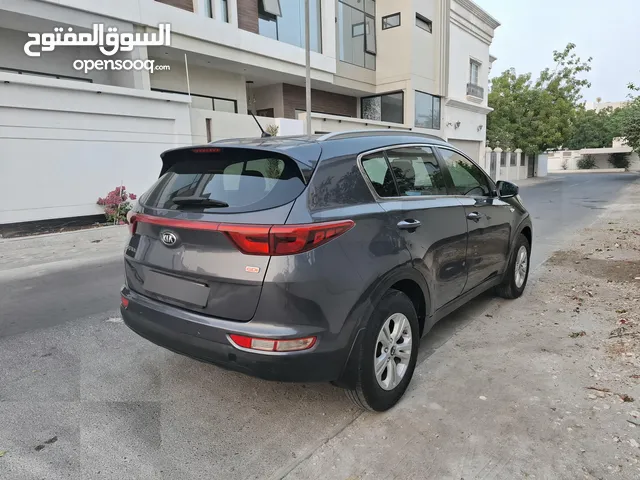 Kia sportage 2018 first owner 300km Bahrain agency family used very good condition good maintenance