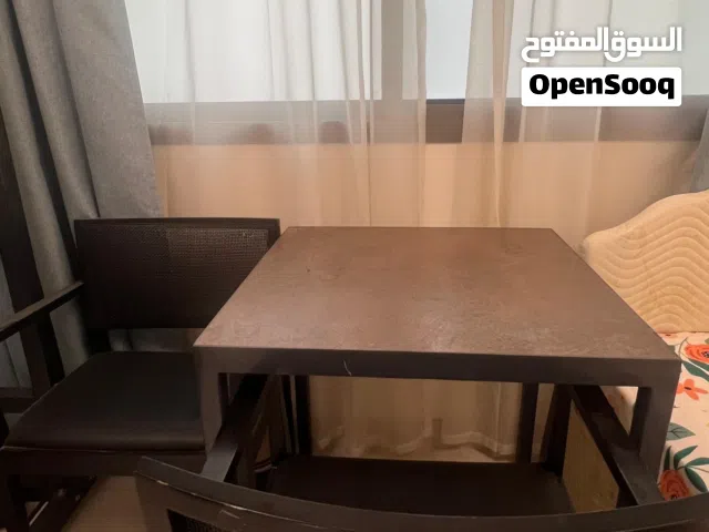 dining table with 4 chairs in excellent condition