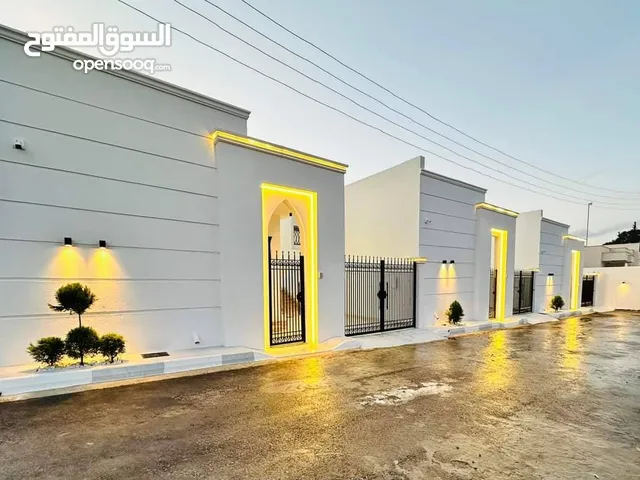 165 m2 3 Bedrooms Townhouse for Sale in Tripoli Ain Zara