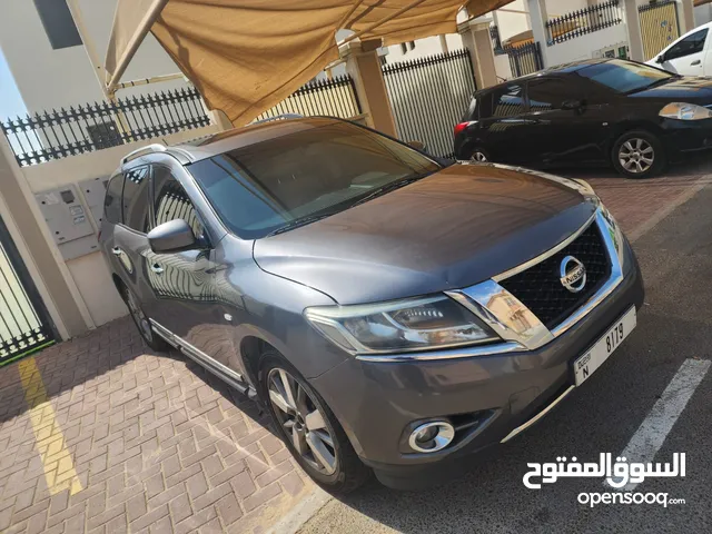 Nissan Pathfinder 2017 in Abu Dhabi