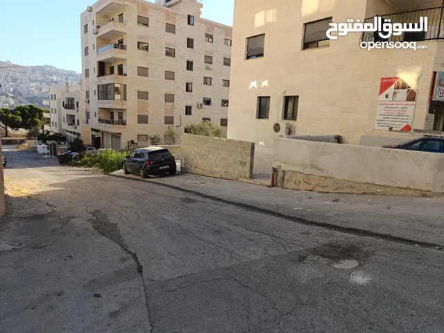 مستودع تجاري في نابلس المعاجين بلقرب من مدرسه الانجليزيه مساحه 200متر ارتفاع السقف 4متر ونص 5 مع رمب