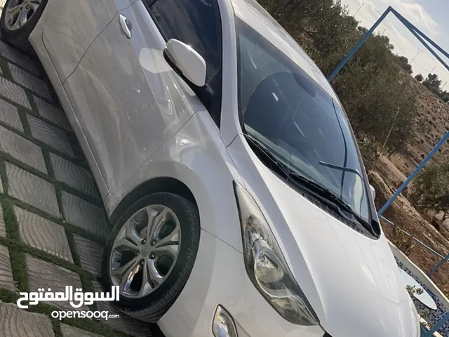 Used Hyundai Avante in Amman