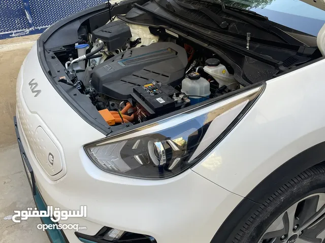 خدمة صيانة المركبات (كهرباء/هايبرد/بنزين) فحص كمبيوتر والعديد من الخدمات