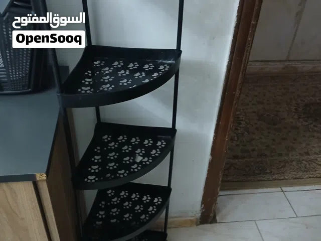 خزانه بحاله جيده....رفوف بحاله الجديد ب8دنانير