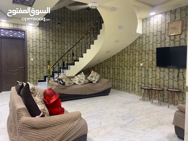 175 m2 4 Bedrooms Townhouse for Sale in Baghdad Al-Hussein