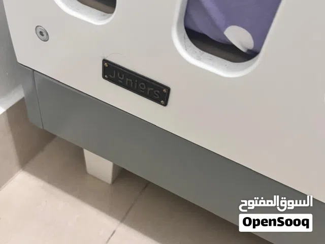 سرير اطفال مع المرتبة بحالة ممتازة للبيع