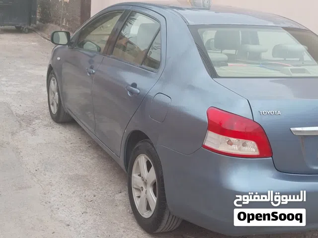 2012 تويوتا يارس Basic