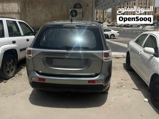 2015 ميتسوبيشي اوتلاندر GLS