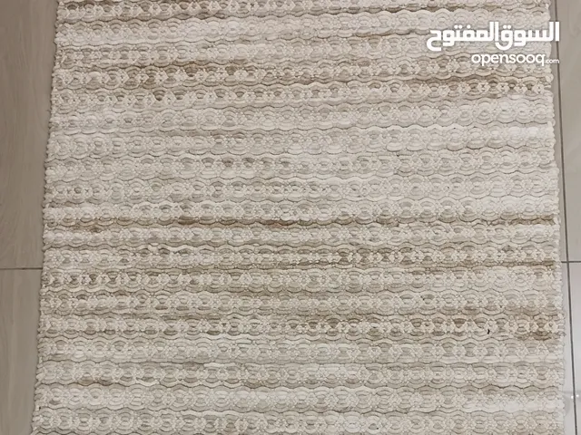 سجادة ارضيه بحالة ممتازة