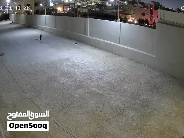 مجمع مكوم من 14 مخزن مع سدد يمكن اضافة 3 طوبق 12 شقة بناء مميز جدا