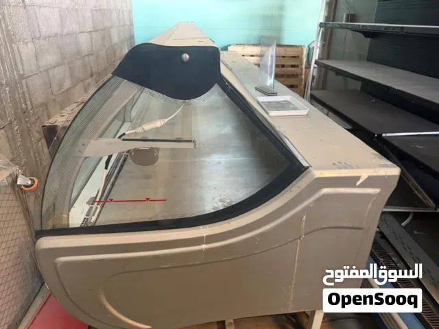 ثلاجة عصيرات 12م + أجبان 4م إيطالي