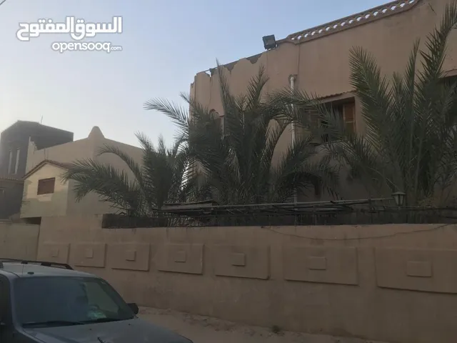 314 m2 5 Bedrooms Townhouse for Sale in Tripoli Al-Hadaba'tool Rd