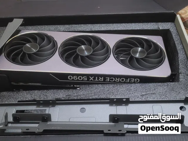 وحش الجيل الجديد كرت RTX 5090 - حالة وكالة تماماً!  للبيع كرت الشاشة الأقوى في العالم NVIDIA G