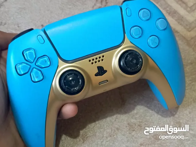 أيد ps5 لون أزرق اصليه بحالة الجديد بسعرر حررق اقرأ الوصف