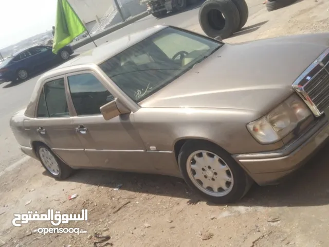 مرسيدس بطه 1990