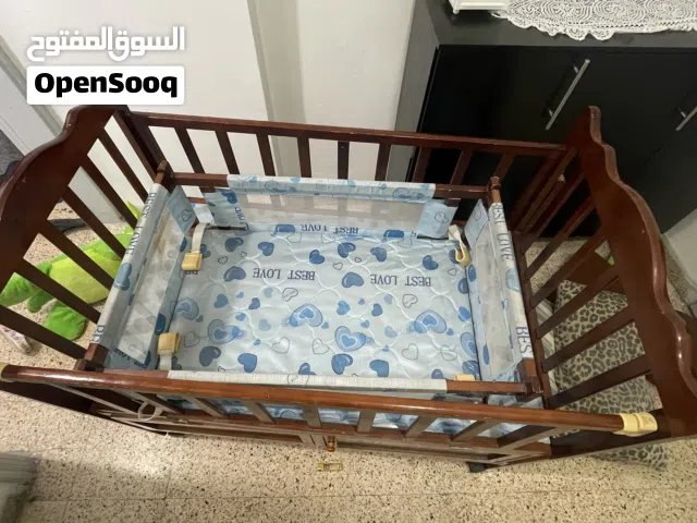 تخت بيبي مستعمل