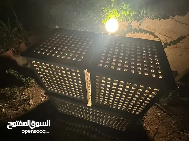 للبيع: 3 طاولات خشب أنيق بتصميم عصري وقابل للتخزين داخله