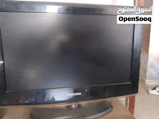 شاشة قيمنق الوان مميزه و سطوع بتحكمك اي شي يركب عليها بلاي ستيشن بي سي بروجكتر اي شي السعر حرق