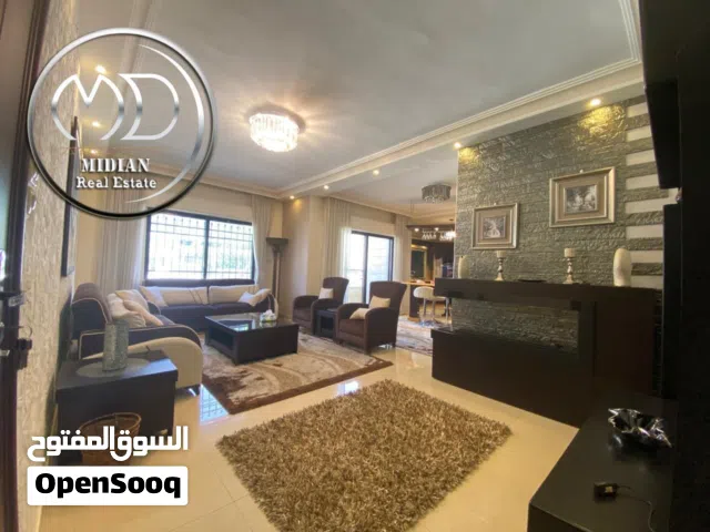شقة مفروشة للايجار ضاحية الامير راشد مساحة 100م طابق أول تشطيبات و فرش فاخر جداً