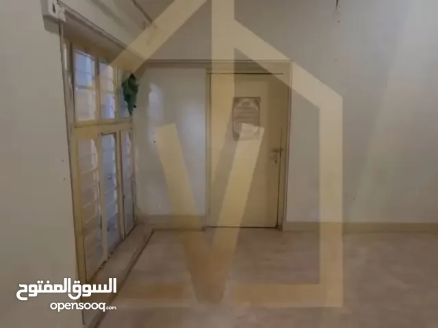 150 m2 2 Bedrooms Townhouse for Rent in Basra Baradi'yah