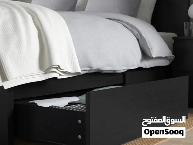 king size bad 2mx2m كينج سايز للبيع بحالة جيدة لون اسود 2م في 2م مع ادراج من جنبين