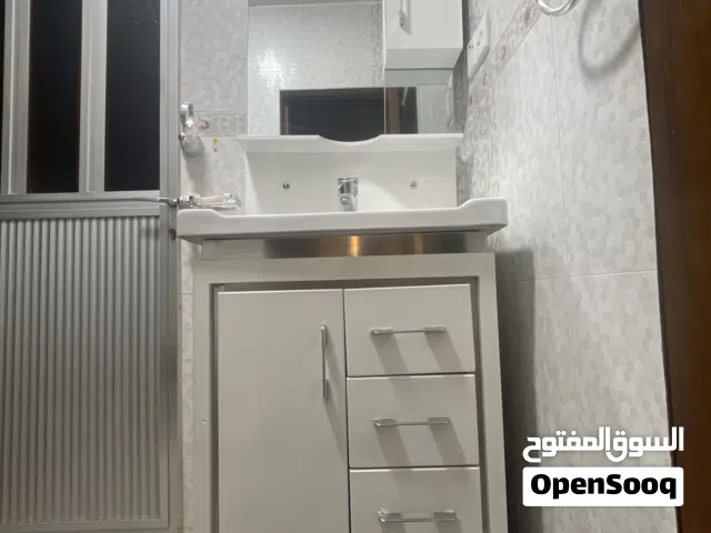 صيدلية + مغسلة