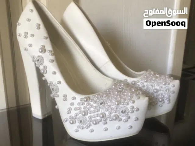 هيلز عروس بحال الجديد نمره 39 للبيع