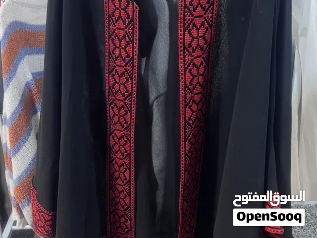 ثوب مطرّز للبيع – واسع ومريح