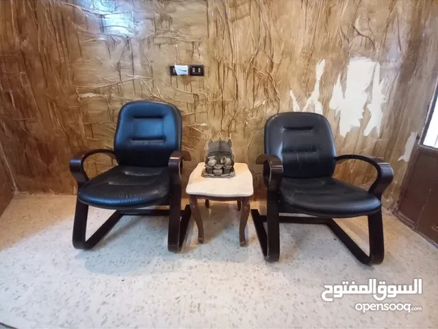 اثاث منزل بحالة جيد جدا مطلوب فيه 400 والسعر قابل للتفاوض سبب البيع تجديد اثاث البيت