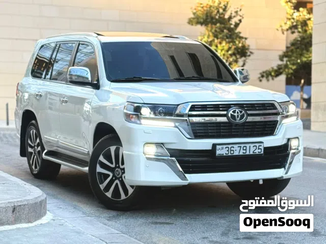 2016 Toyota Land Cruiser GXR