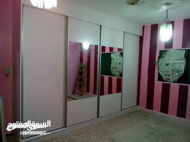 خزائن الحائط