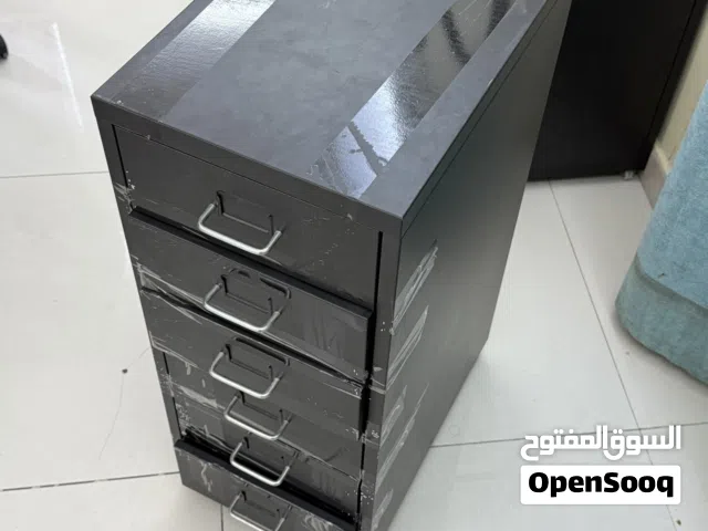 درج ايكيا باللون الاسود