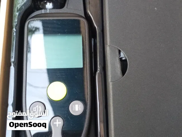 جهاز تدريب الكلاب  وتعليمهم بواسطه الذبذبات الصوتيه وتعليمه على الجلوس والوقوف وعدم النباح كثيرا