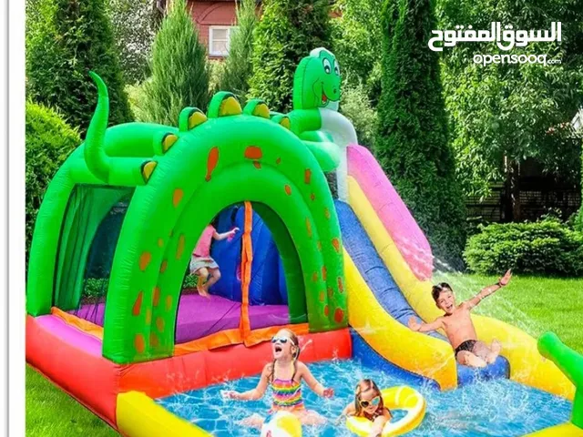 نطاطية اطفال مبهجة مع رشاش ماء و مسبح صغير للتأجير اليومي خلي صيف عيالك وناسة