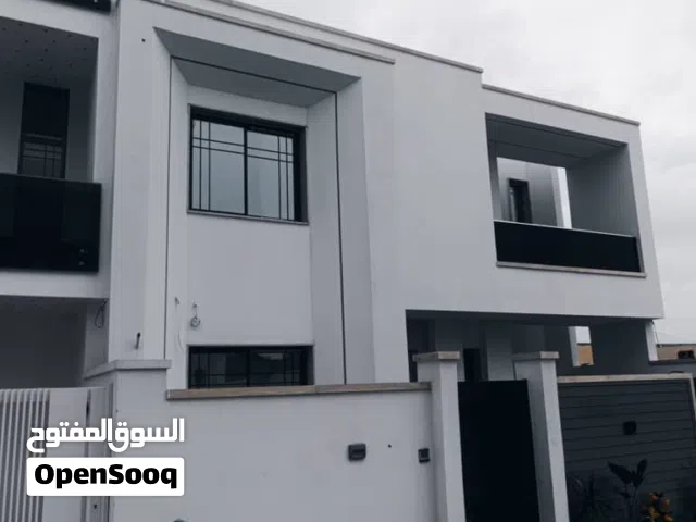 فرصة مميزة للسكن الراقي في قلب الحمودات