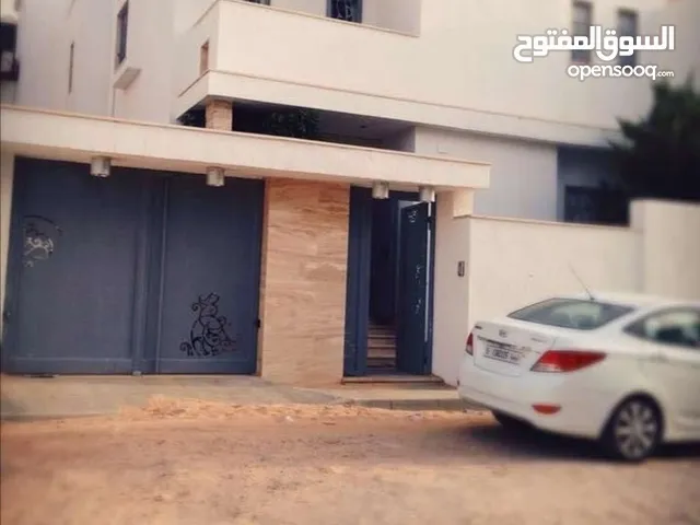 300 m2 More than 6 bedrooms Villa for Sale in Tripoli Al-Sabaa