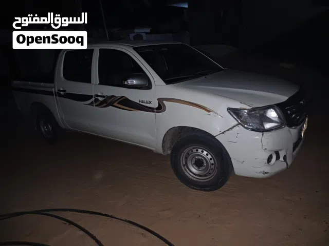 2012 تويوتا هيلوكس GLX